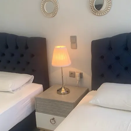 Chrysa House 2* 卡马雷