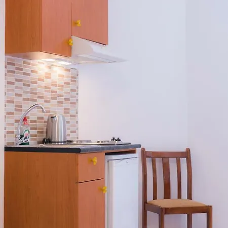 Chrysa House Отель Камараи