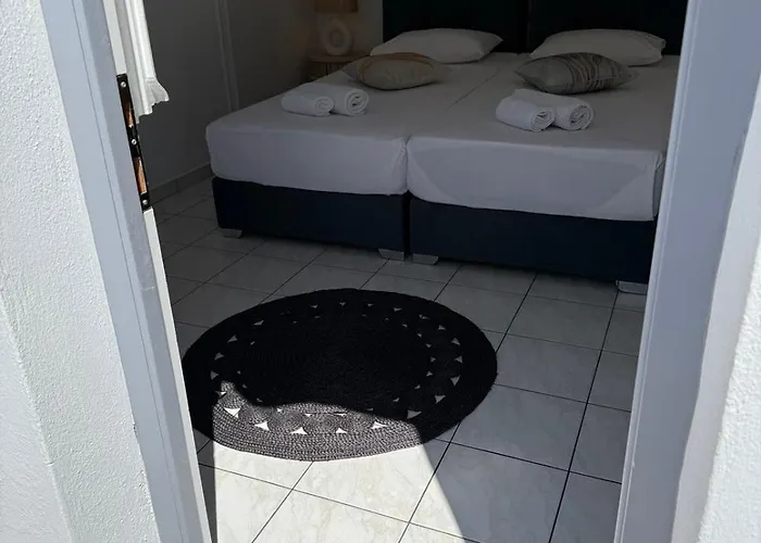 Chrysa House קאמארי